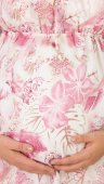 Rochie Scurtă de Gravide Roz – Confort, Stil și Lejeritate